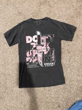 Black Graphic 'Don't Pick Up The Phone' Horror Tee Scream Original